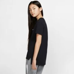 NIKE Girls' Sportswear Short-Sleeve Tee -Activewear Of Kid Shop 2065030 001 alt4